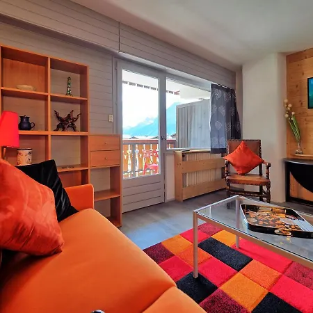 Vintage Chic -central, Wifi, Mountain View Apartment Les Carroz d'Araches